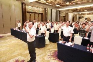 立足新起點(diǎn)，開啟新征程|河源德康醫(yī)院召開2022年員工大會(huì)，并舉行慶祝第五個(gè)中國(guó)醫(yī)師節(jié)暨建院五周年答謝活動(dòng)。